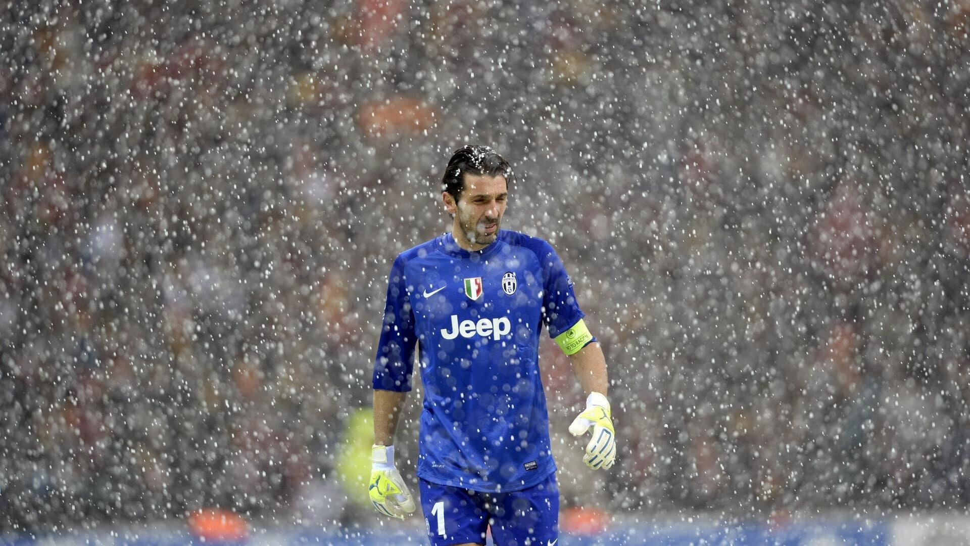 _荒野越野+露营：户外探索的极限体验_，越野车露营